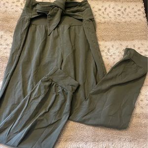 Green large jogger style leggings with bow tie in waist